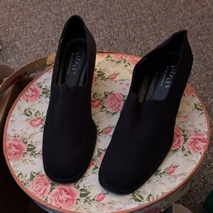 Liz Claiborne Black Wedges